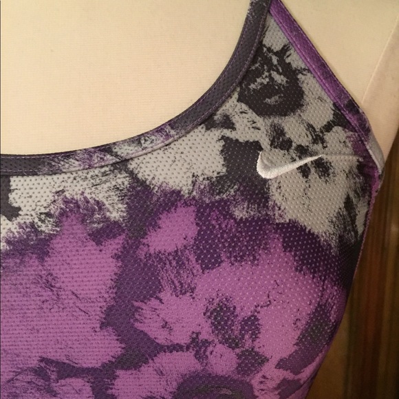 Nike Tank Top - Picture 4 of 6